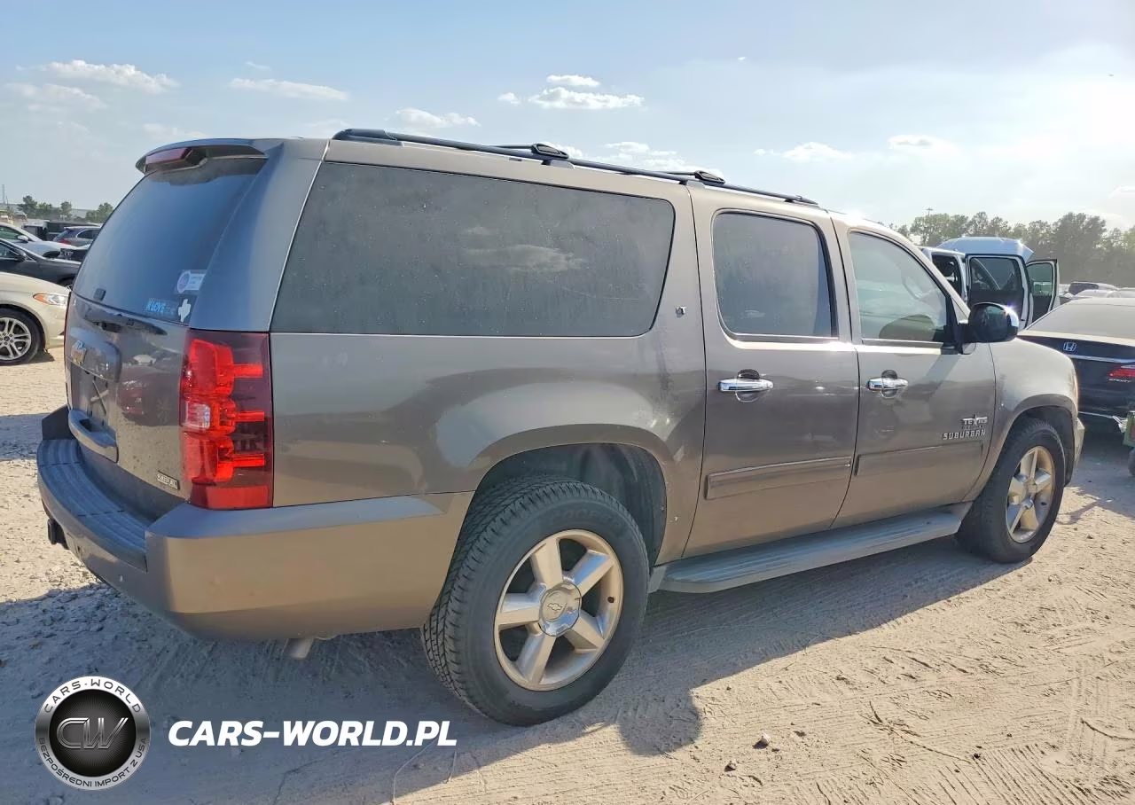 2011 Chevrolet Suburban C1500 Lt VIN:1GNSCJE07BR334398 - 3