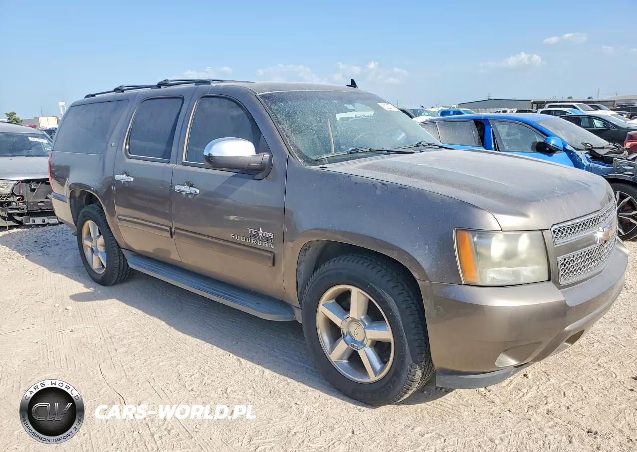2011 Chevrolet Suburban C1500 Lt VIN:1GNSCJE07BR334398 - 4
