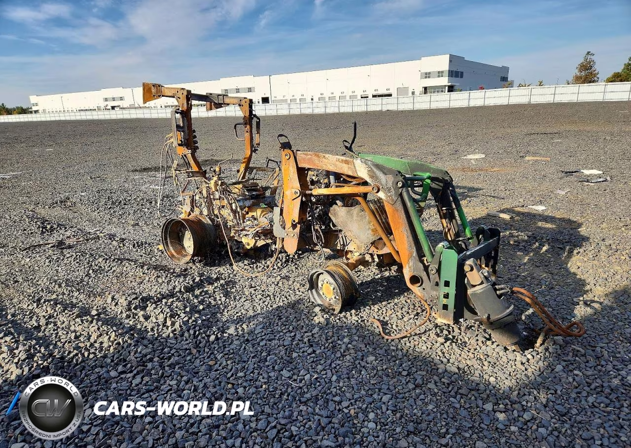 2021 John Deer 2038R Tractor