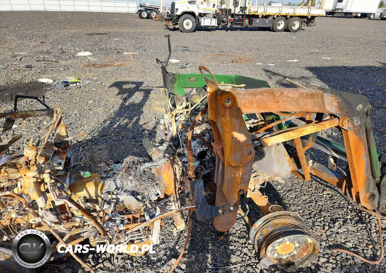 2021 John Deer 2038R Tractor VIN:1LV2038RHMM111273 - 5