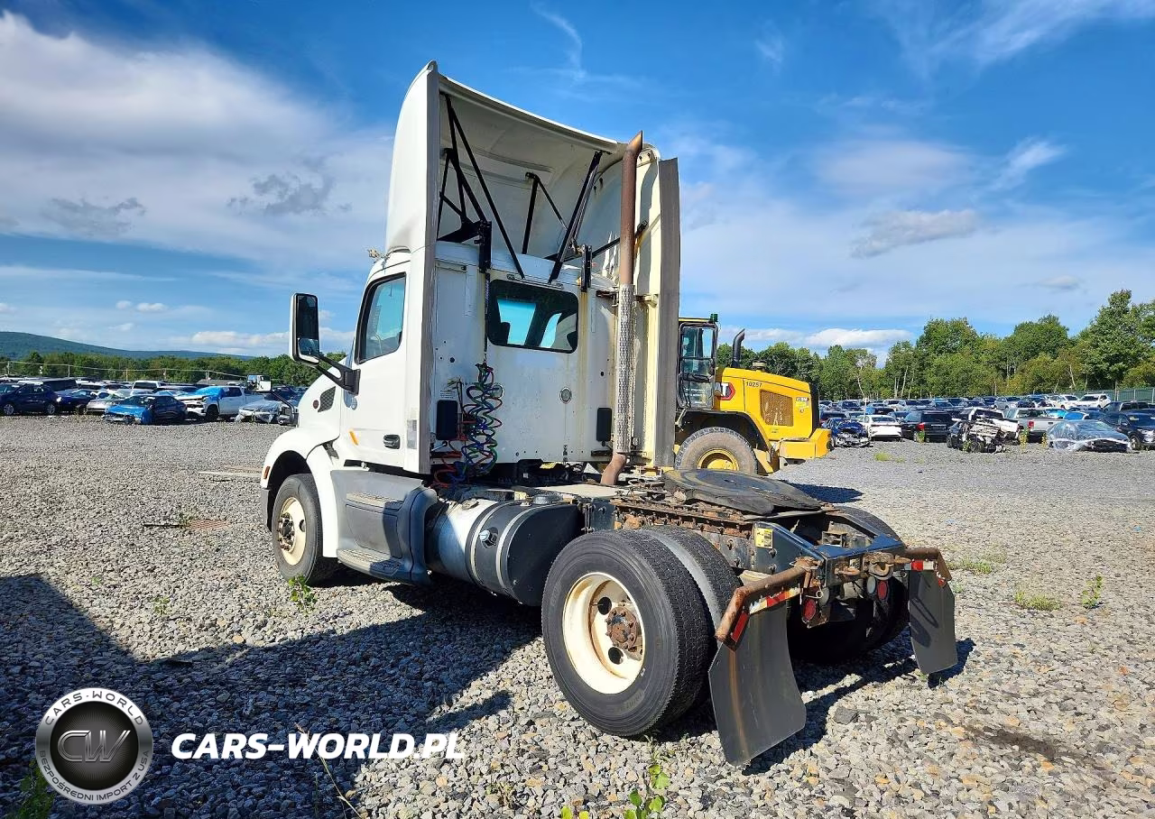 2016 Peterbilt 579 Semi Truck VIN:1XPBA48X8GD339783 - 2