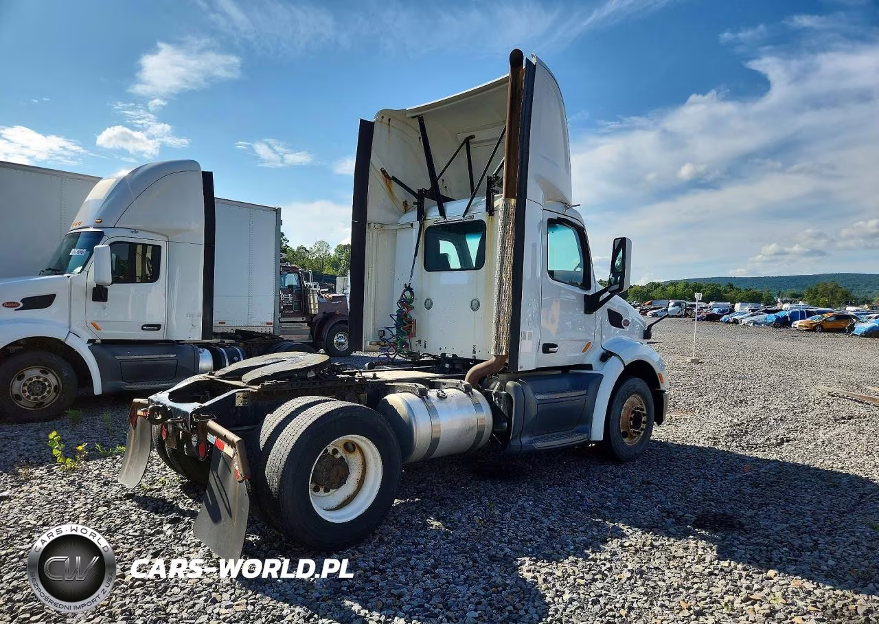 2016 Peterbilt 579 Semi Truck VIN:1XPBA48X8GD339783 - 3
