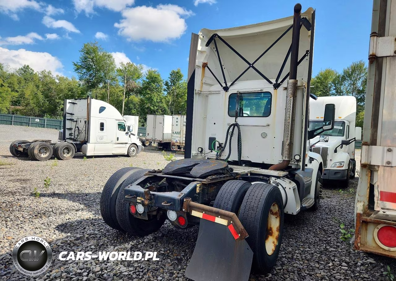 2017 Peterbilt 579 Semi Truck VIN:1XPBA48X9HD428456 - 3