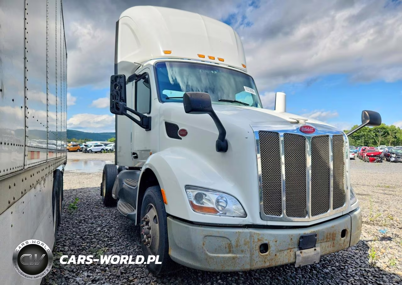 2017 Peterbilt 579 Semi Truck VIN:1XPBA48X9HD428456 - 4