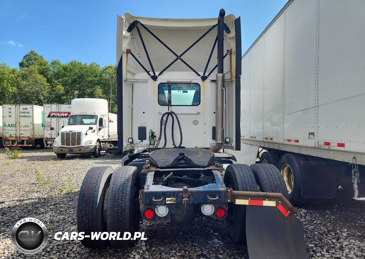 2017 Peterbilt 579 Semi Truck VIN:1XPBA48X9HD428456 - 6