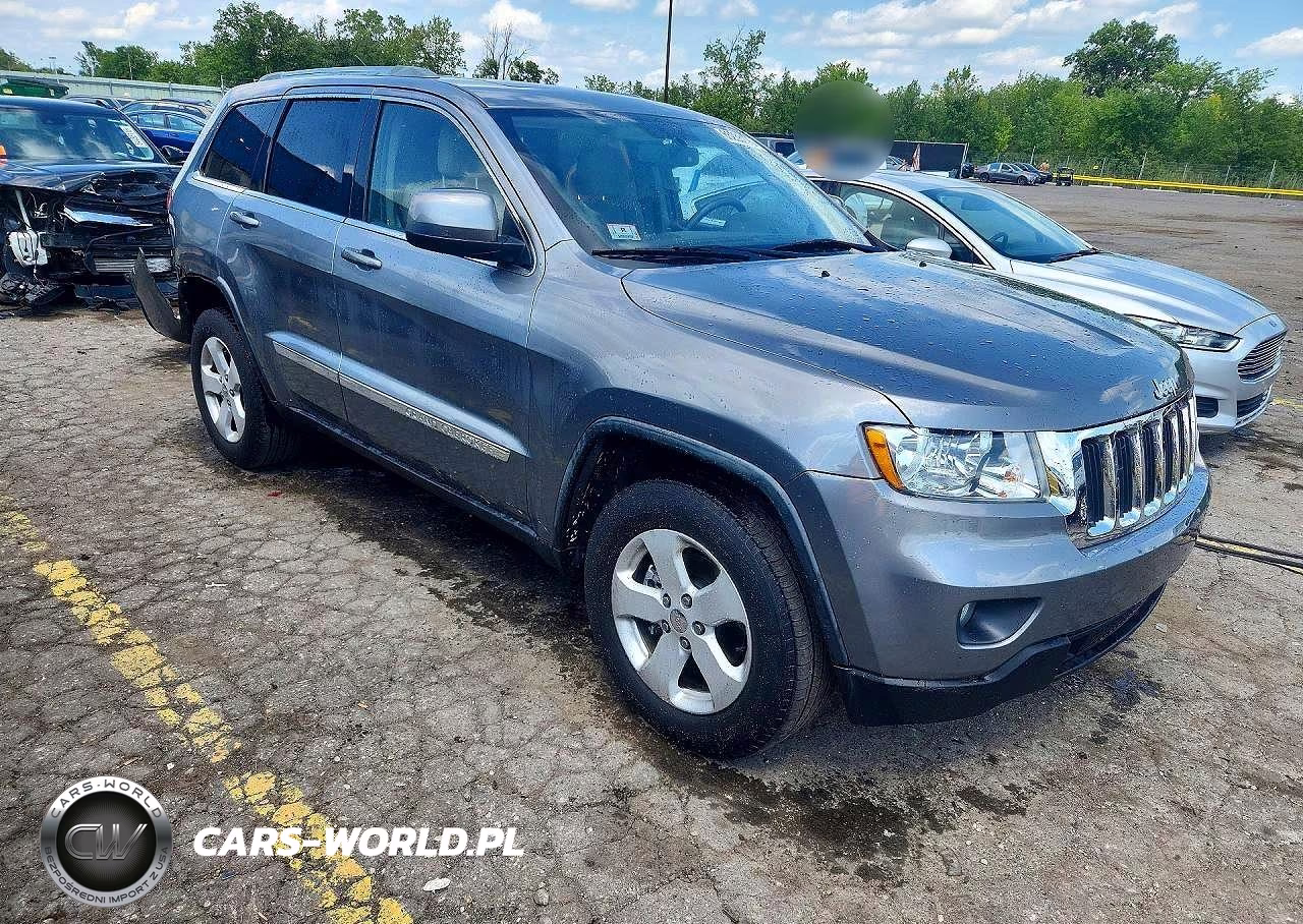 2011 Jeep Grand Cherokee Laredo VIN:1J4RR4GG7BC678313 - 4
