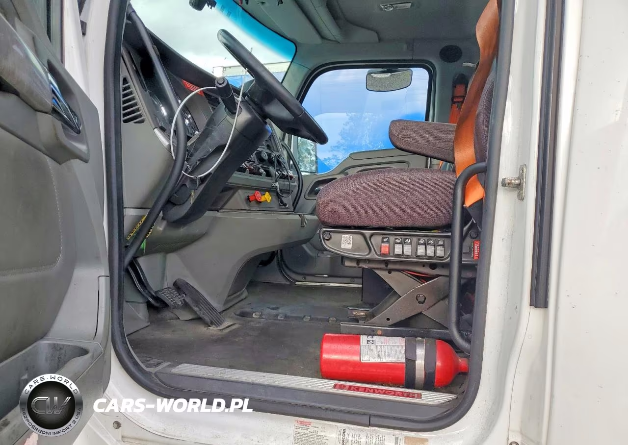 2019 Kenworth T680 Semi Truck VIN:1XKYA48X5KJ313152 - 7
