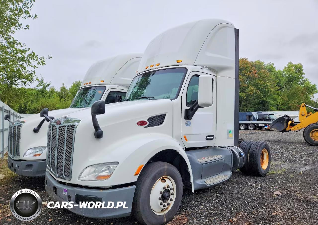 2016 Peterbilt 579 Semi Truck