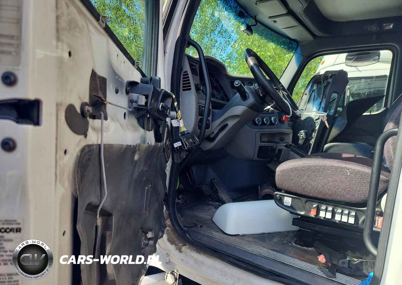 2016 Peterbilt 579 Semi Truck VIN:1XPBA48X4GD339733 - 13