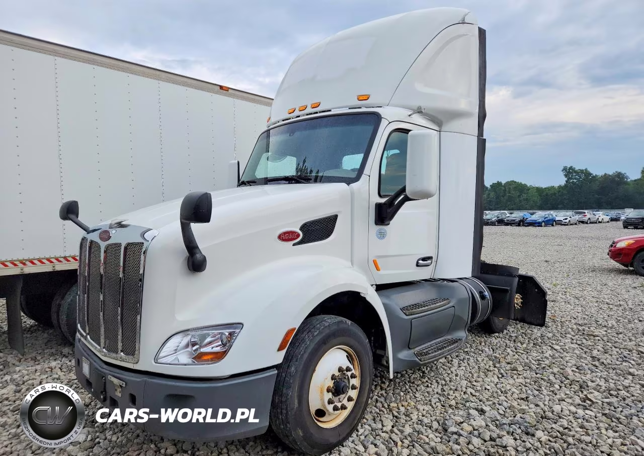 2018 Peterbilt 579 - Semi Truck