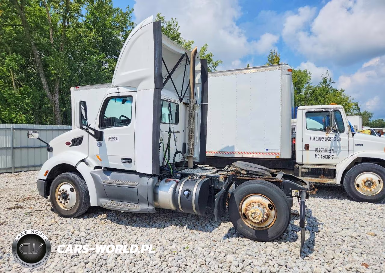2018 Peterbilt 579 - Semi Truck VIN:1XPBA48X0JD477485 - 13