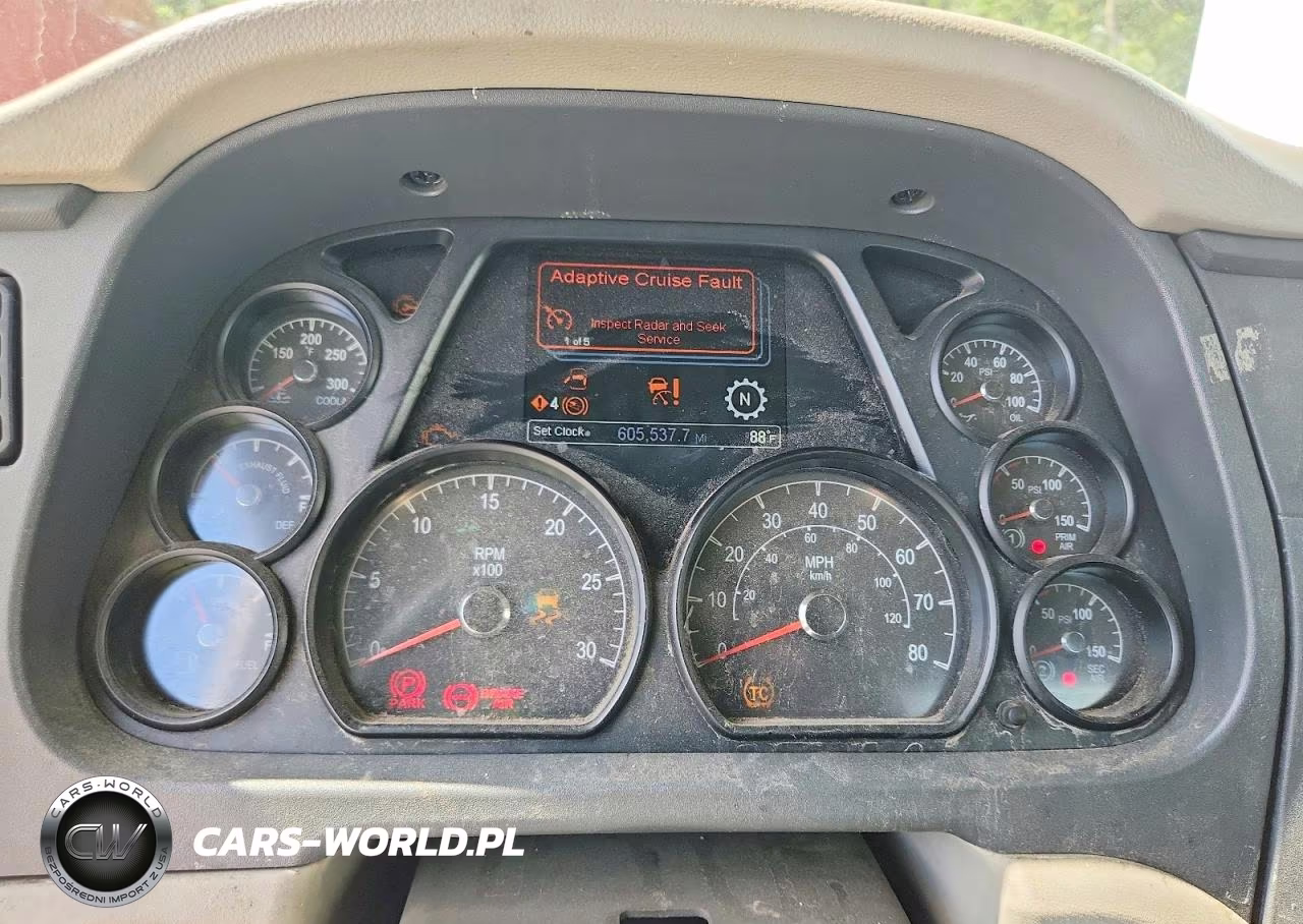 2018 Peterbilt 579 - Semi Truck VIN:1XPBA48X0JD477485 - 9