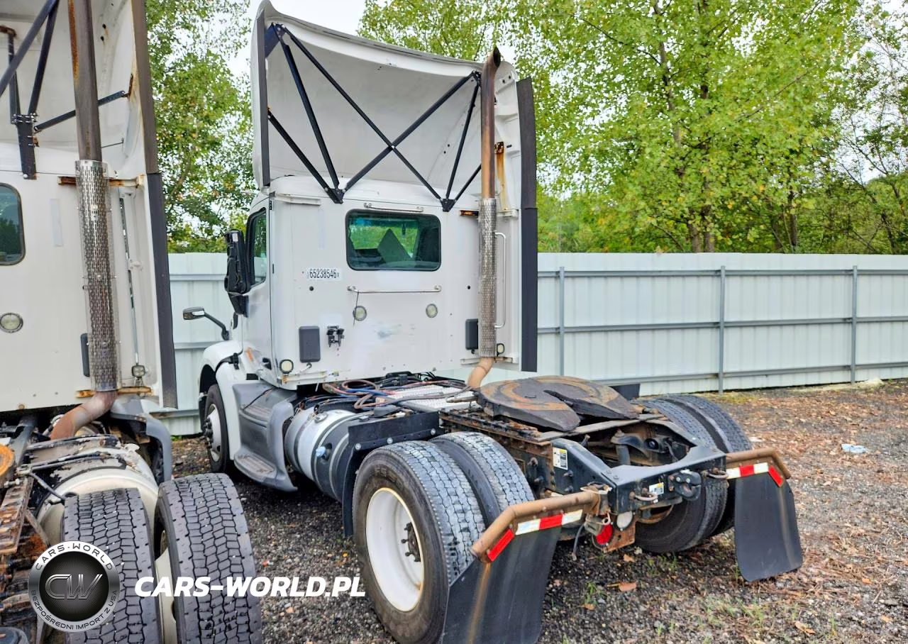 2018 Peterbilt 579 Semi Truck VIN:1XPBA48X6JD477572 - 2
