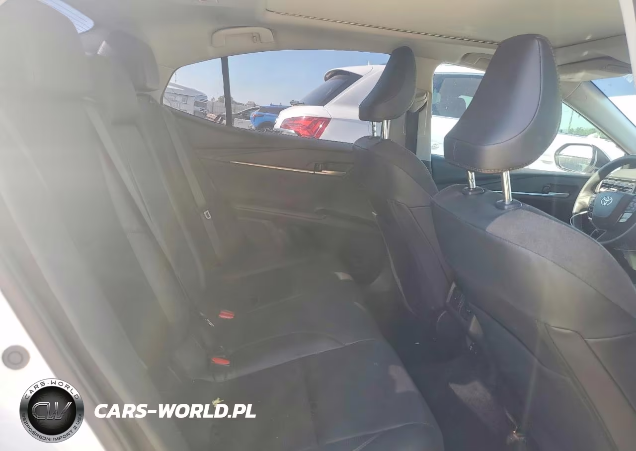 2025 Toyota Camry Xle VIN:4T1DAACKXSU558060 - 10