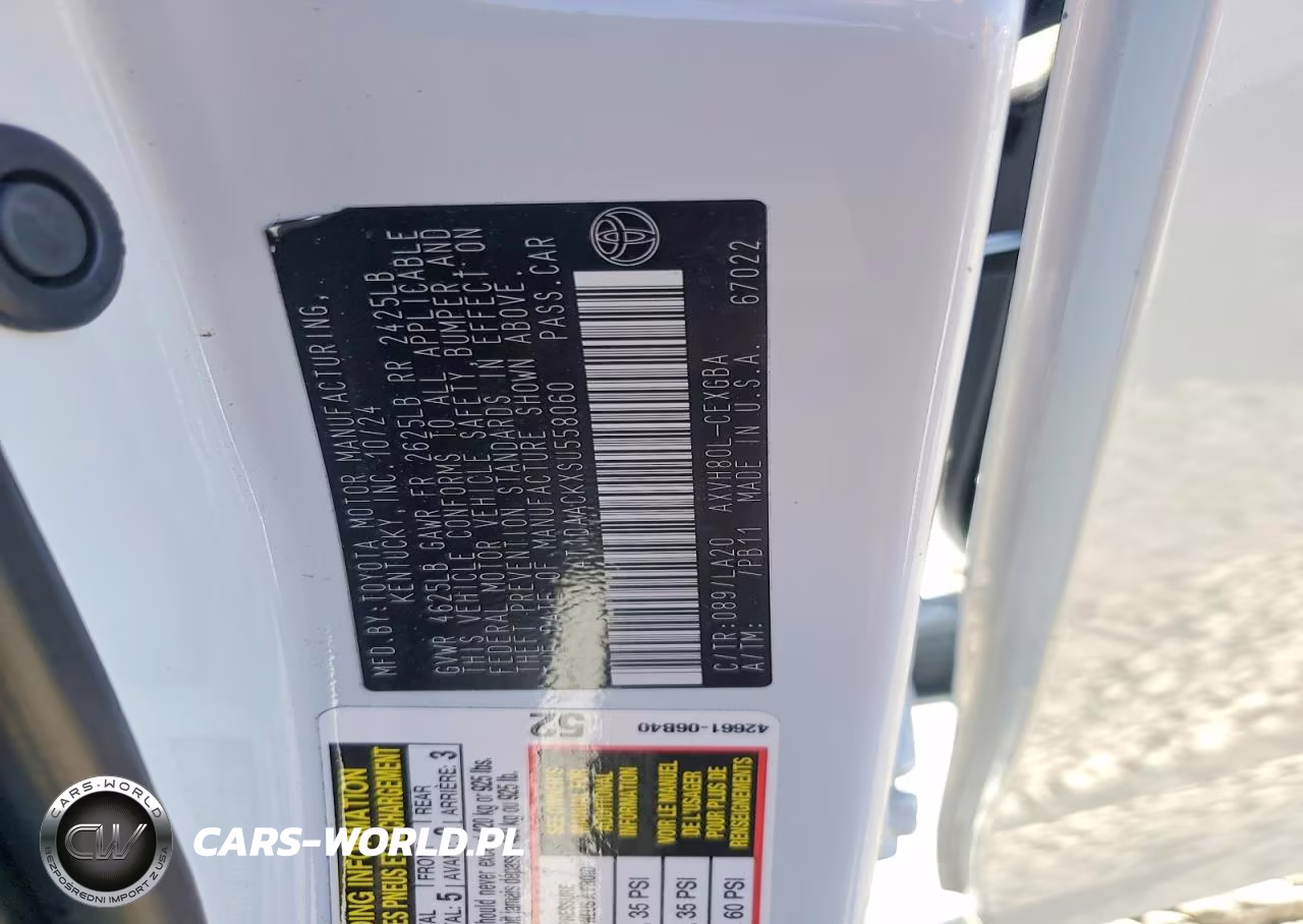 2025 Toyota Camry Xle VIN:4T1DAACKXSU558060 - 12