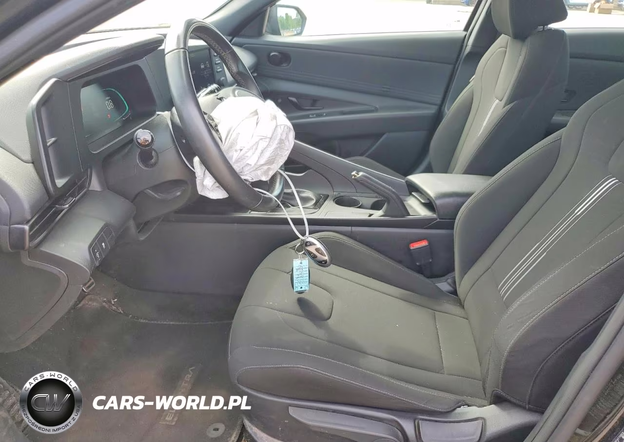 2025 Hyundai Elantra Sel Sport VIN:KMHLM4DG7SU055715 - 7