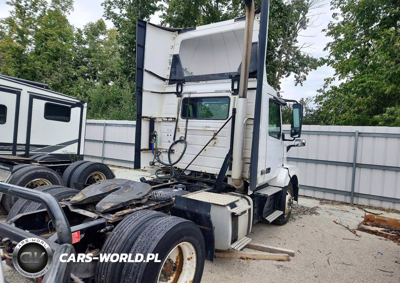 2018 Volvo Vnl Semi Truck VIN:4V4N39TG3JN892621 - 3