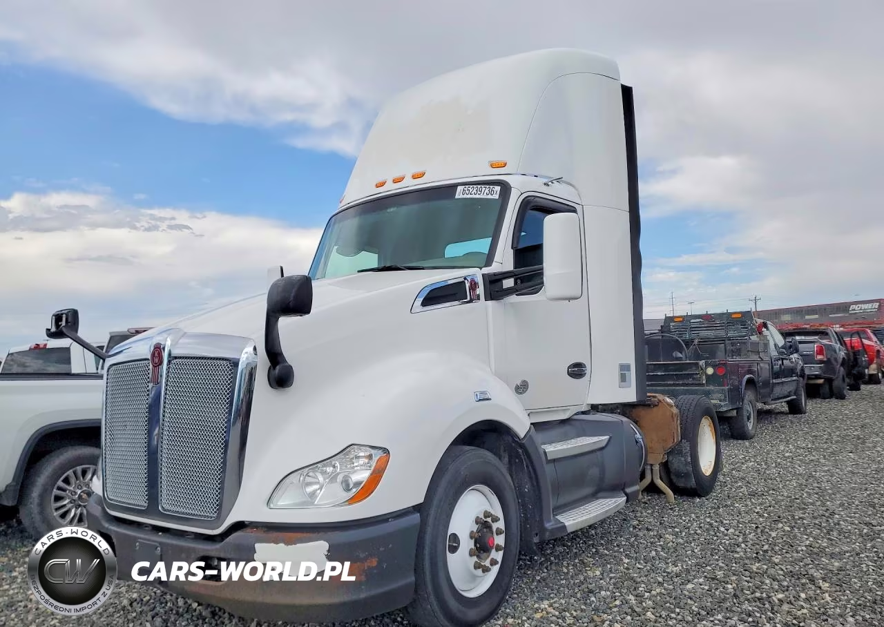 2016 Kenworth T680 Semi Truck