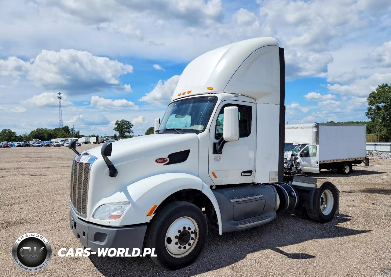 2018 Peterbilt 579 Semi Truck