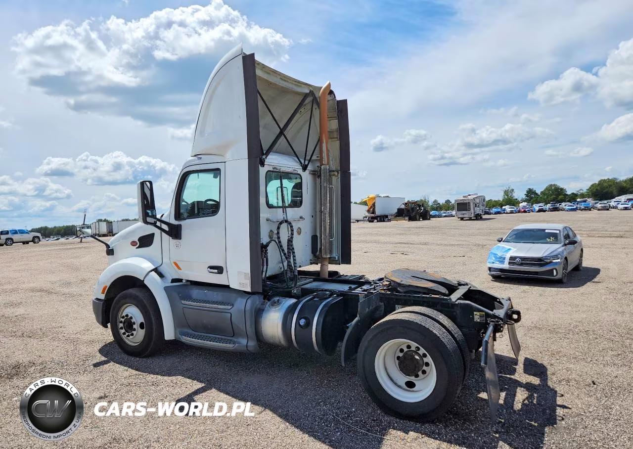 2018 Peterbilt 579 Semi Truck VIN:1XPBA48X0JD477793 - 2