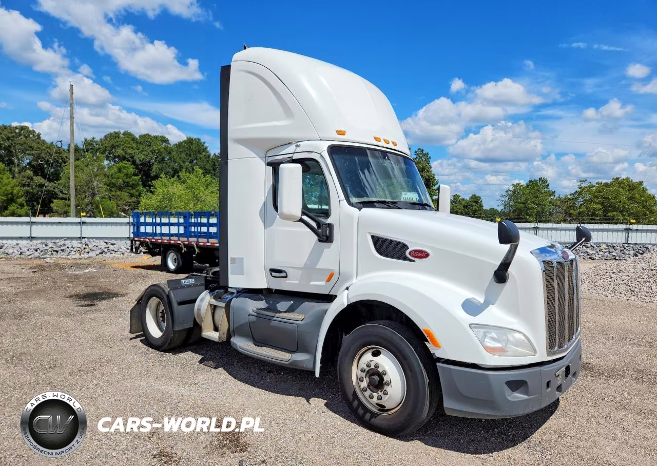 2018 Peterbilt 579 Semi Truck VIN:1XPBA48X0JD477793 - 4
