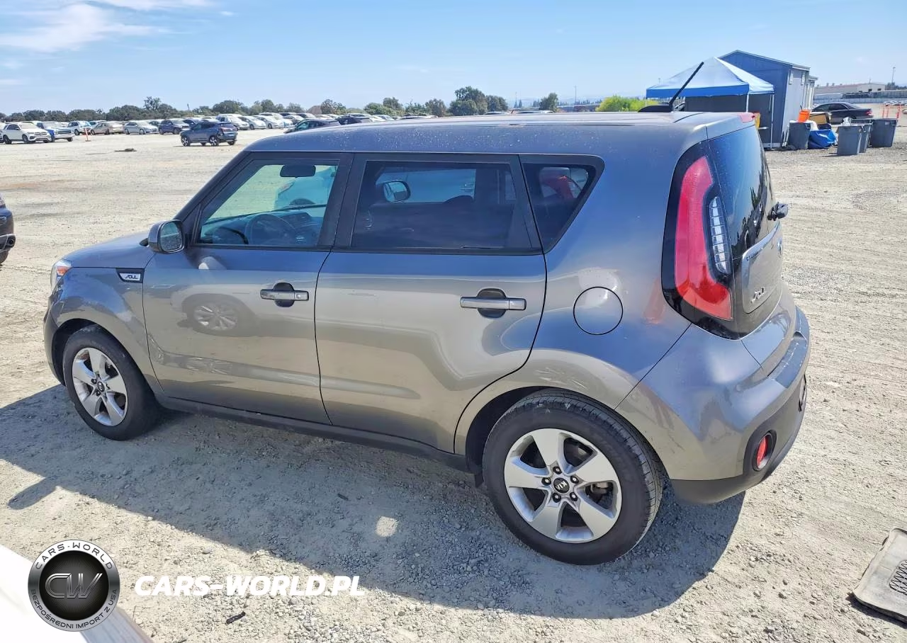 2018 Kia Soul Base VIN:KNDJN2A2XJ7613754 - 2