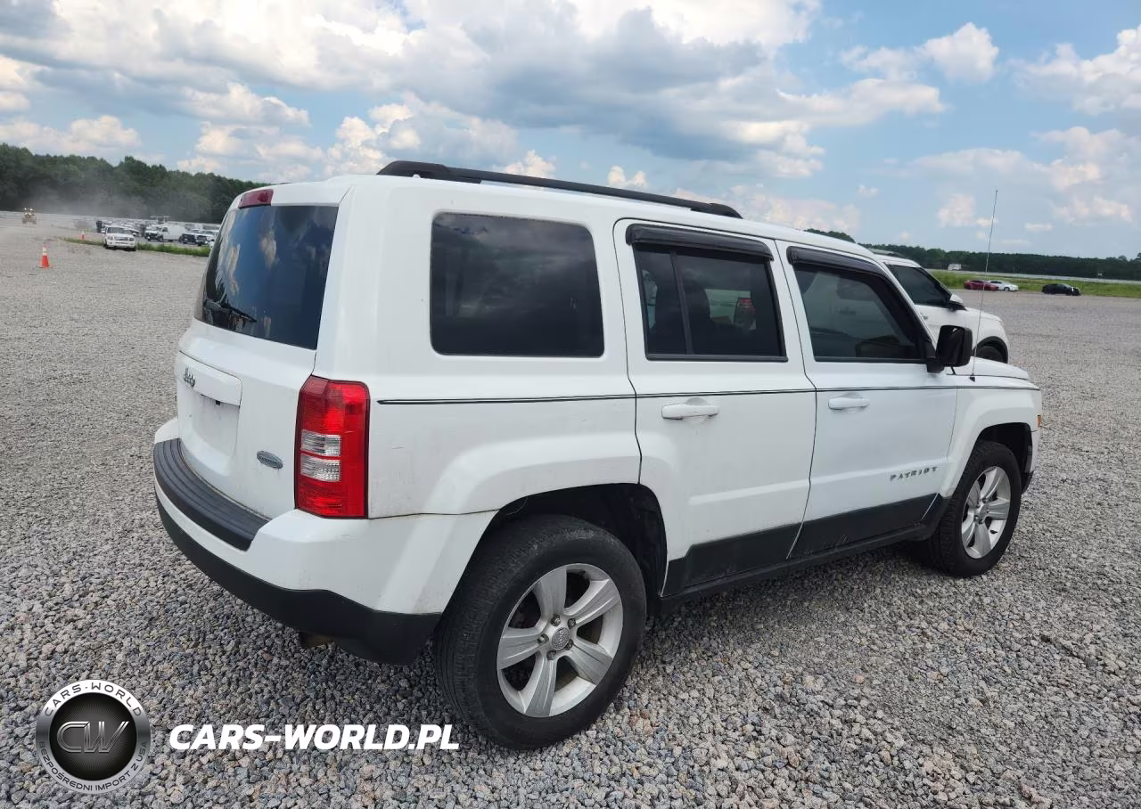 2017 Jeep Patriot Latitude 4X4 VIN:1C4NJRFB3HD179848 - 3