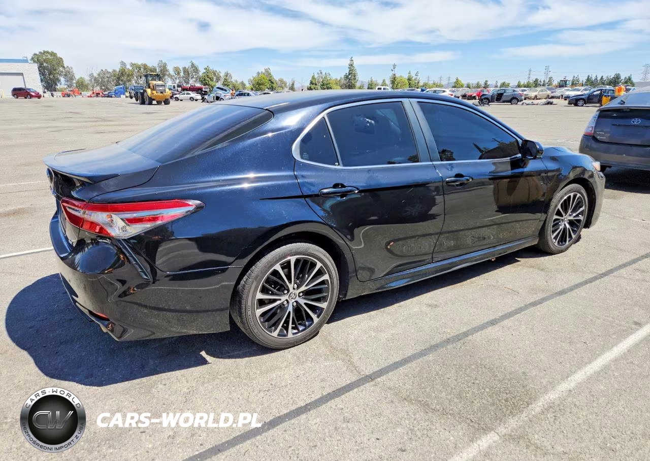 2018 Toyota Camry Se VIN:JTNB11HK5J3069859 - 3