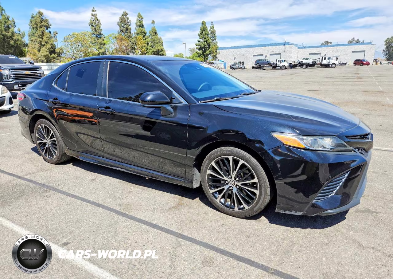 2018 Toyota Camry Se VIN:JTNB11HK5J3069859 - 4