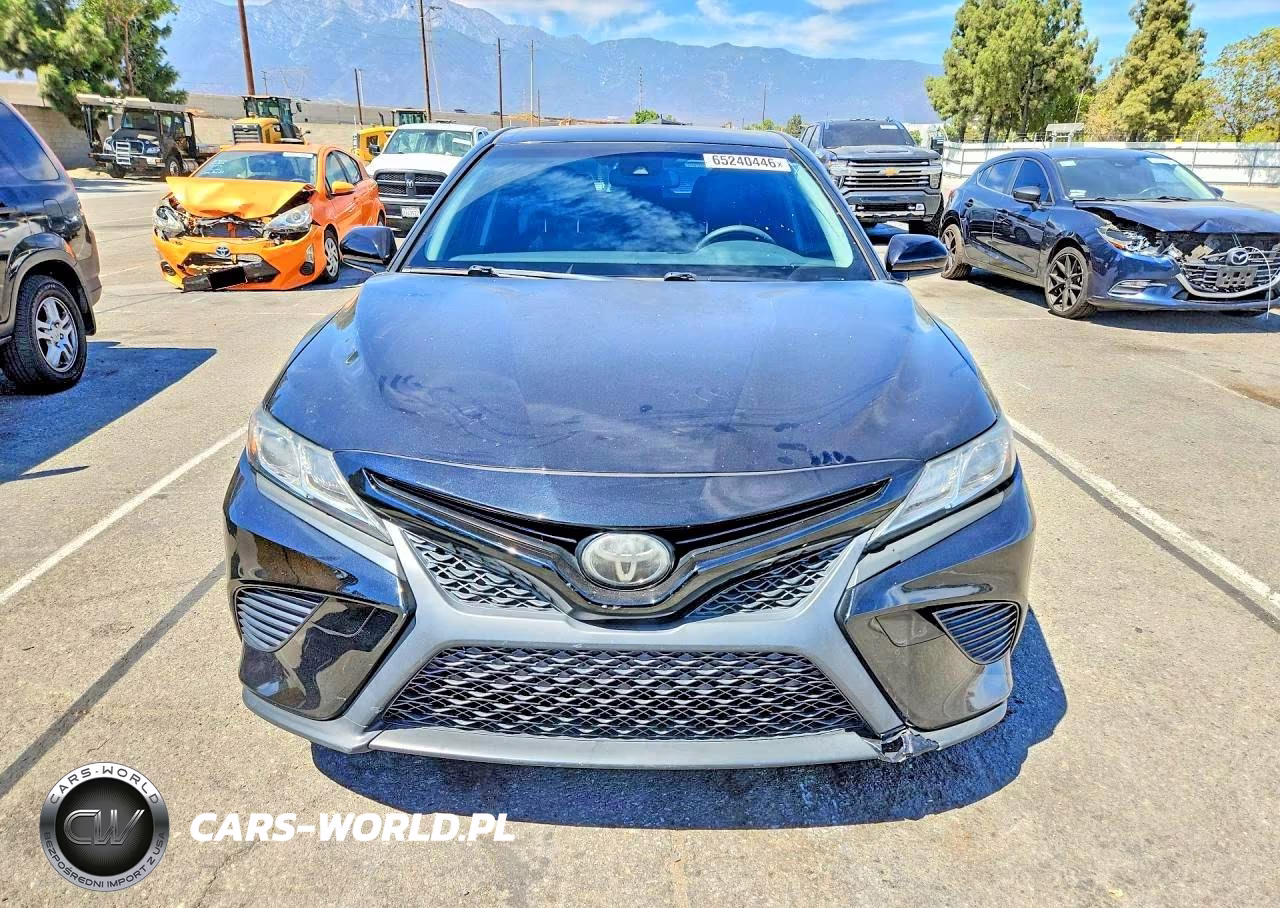 2018 Toyota Camry Se VIN:JTNB11HK5J3069859 - 5