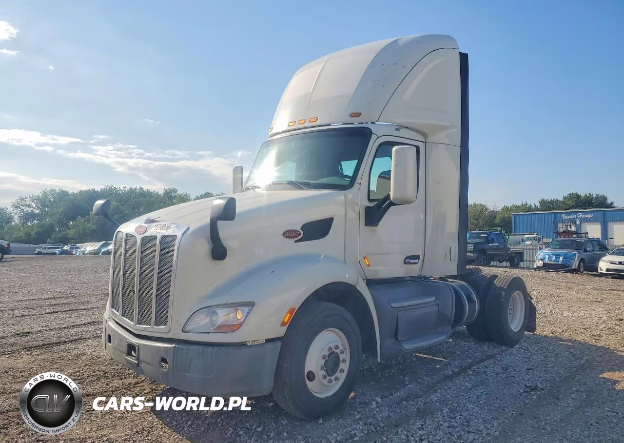 2018 Peterbilt 579 Semi Truck