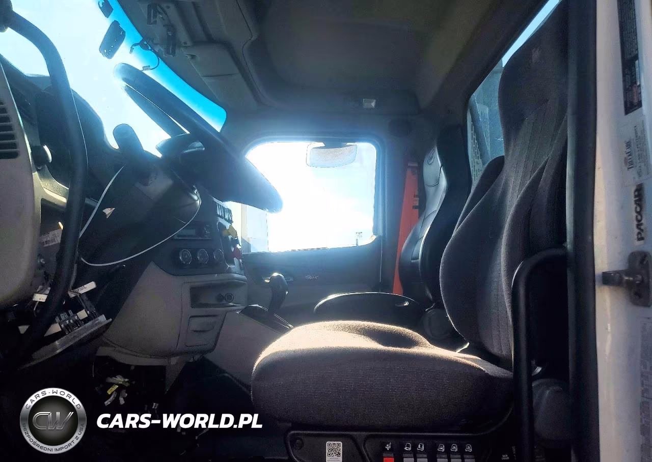 2018 Peterbilt 579 Semi Truck VIN:1XPBA48XXJD446471 - 7