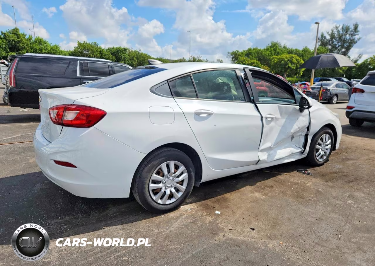 2018 Chevrolet Cruze Ls VIN:1G1BC5SM5J7232365 - 3
