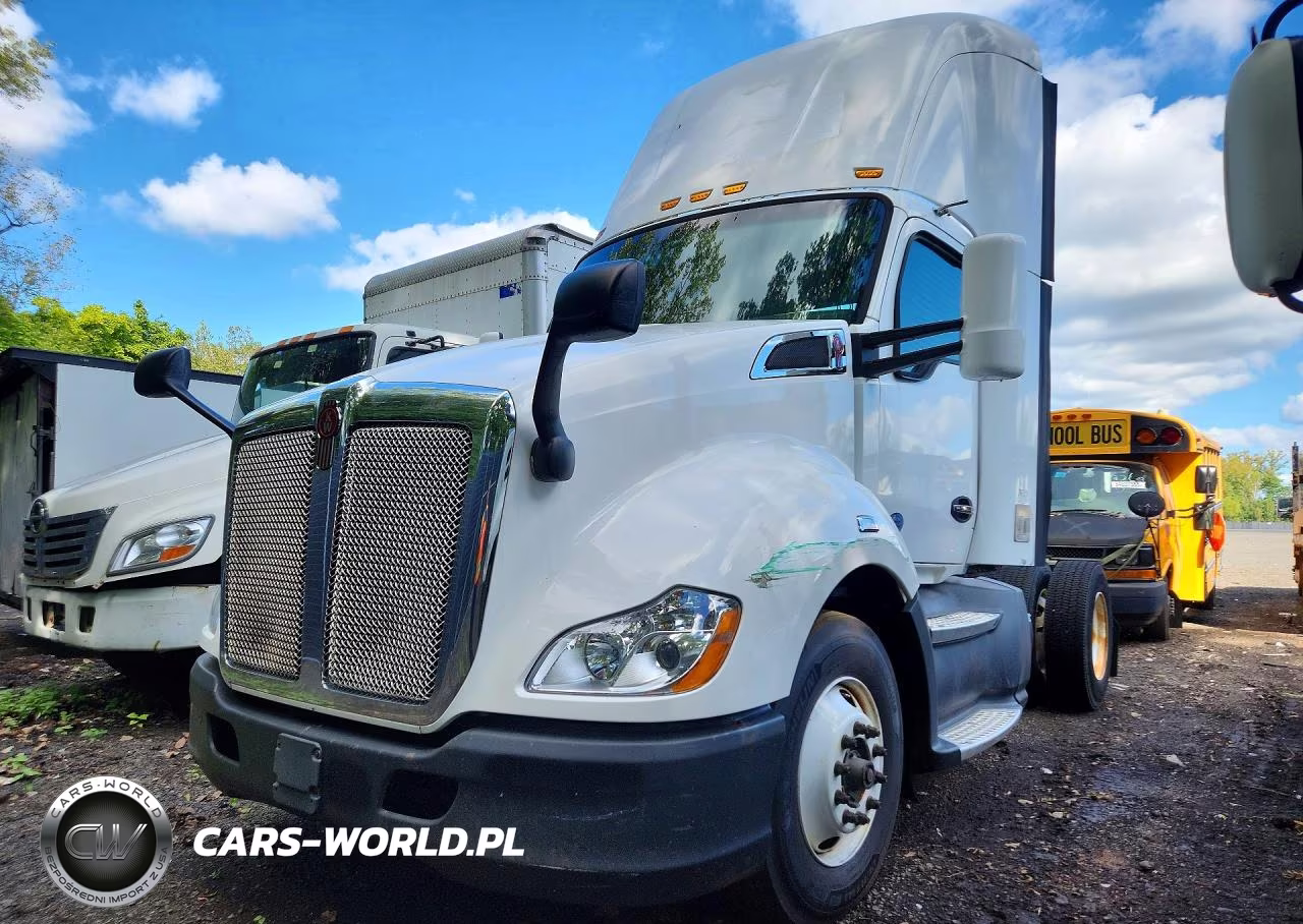 2016 Kenworth T680 Semi Truck