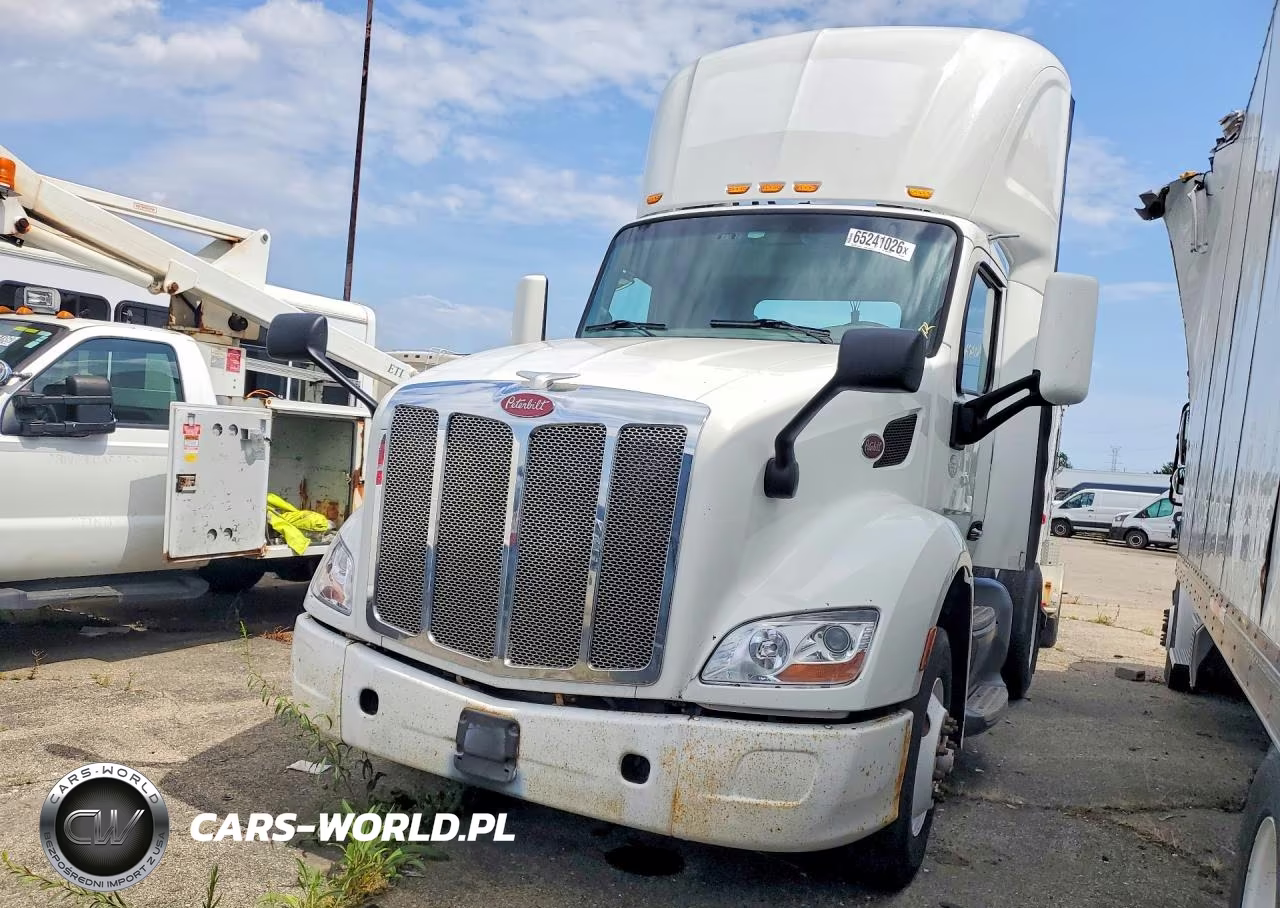 2016 Peterbilt 579 Semi Truck