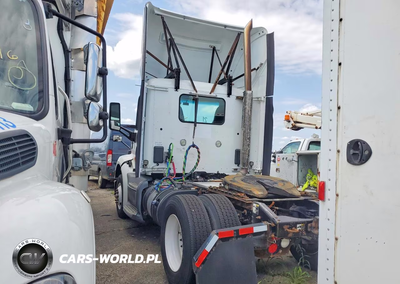 2016 Peterbilt 579 Semi Truck VIN:1XPBA48X4GD339571 - 2