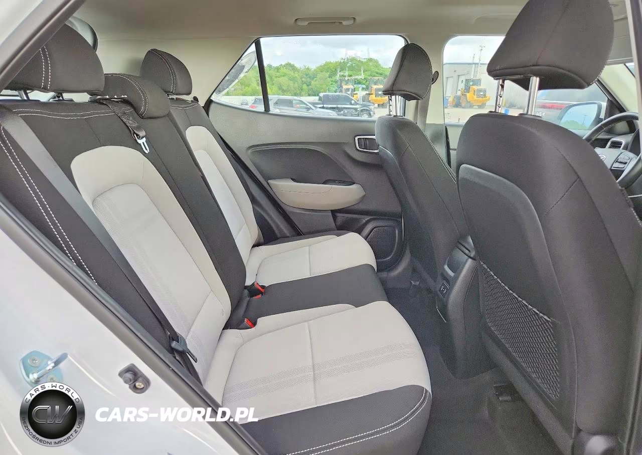 2026 Hyundai Venue Sel VIN:KMHRC8A37TU424175 - 11