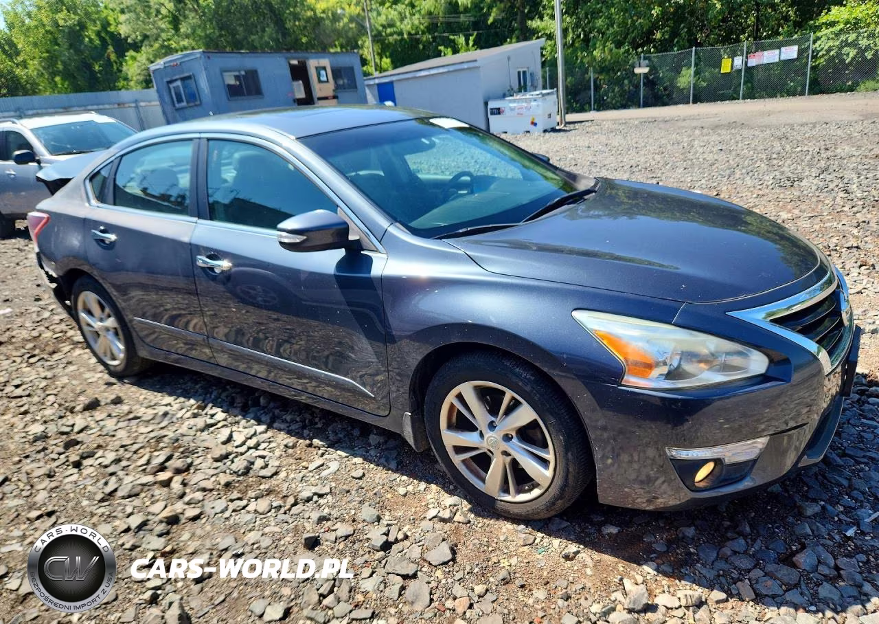 2013 Nissan Altima 2.5 VIN:1N4AL3AP9DC137781 - 4