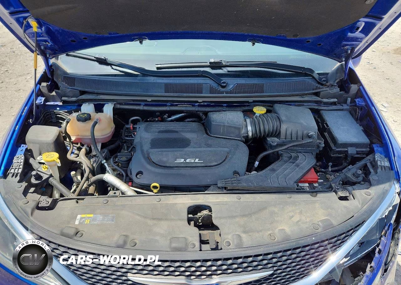 2018 Chrysler Pacifica Touring L VIN:2C4RC1BG7JR317974 - 12