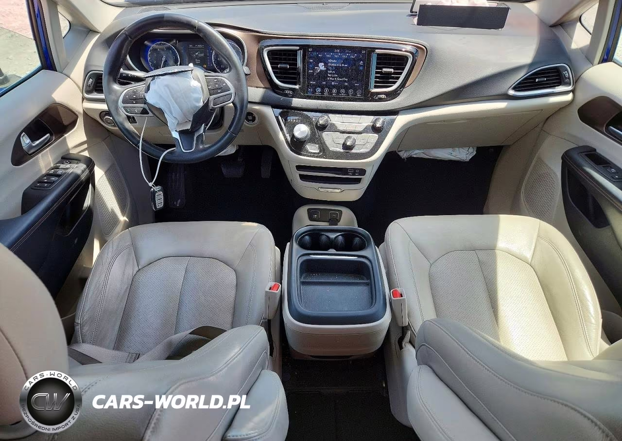 2018 Chrysler Pacifica Touring L VIN:2C4RC1BG7JR317974 - 8