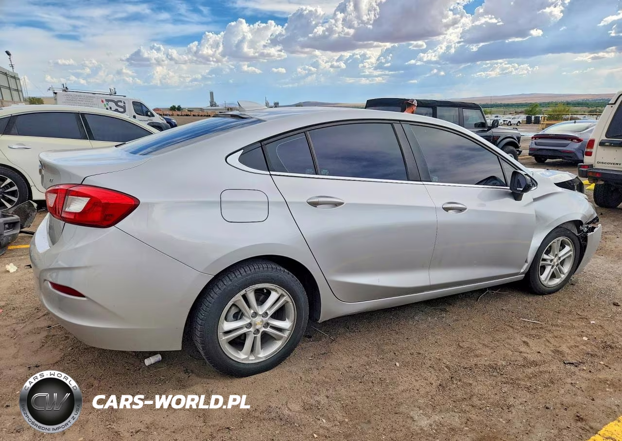 2018 Chevrolet Cruze Lt VIN:1G1BE5SM6J7119230 - 5