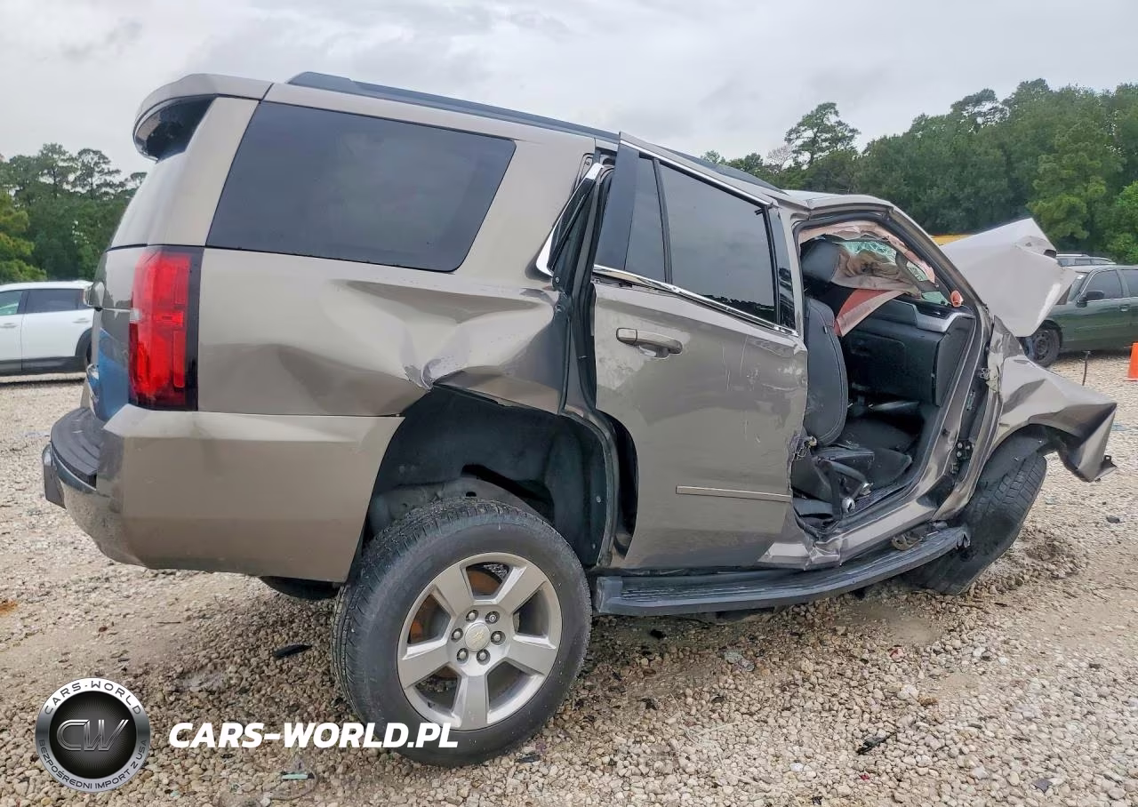 2018 Chevrolet Tahoe C1500 Ls VIN:1GNSCAKC0JR396142 - 3