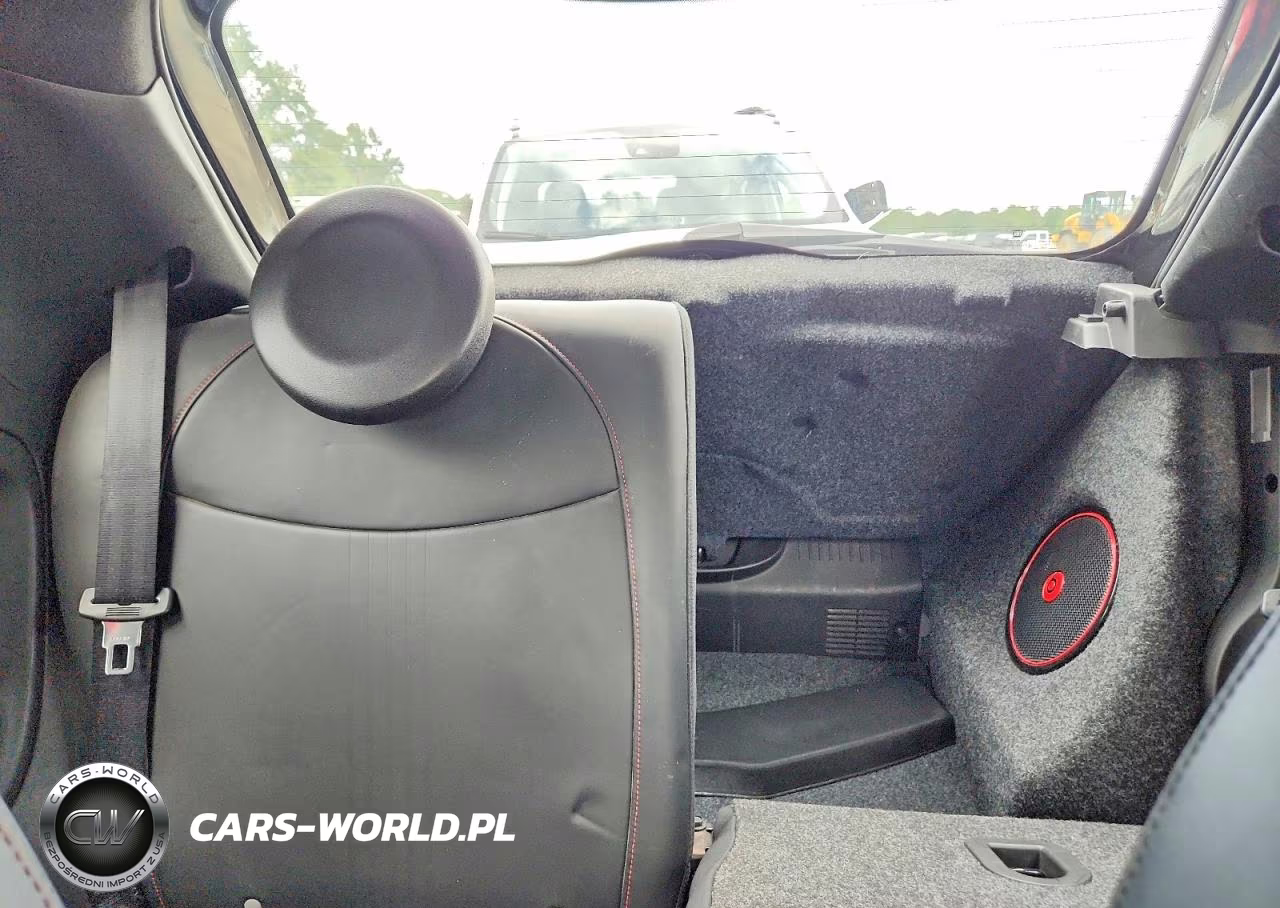 2015 Fiat 500 Abarth VIN:3C3CFFFH7FT500149 - 10