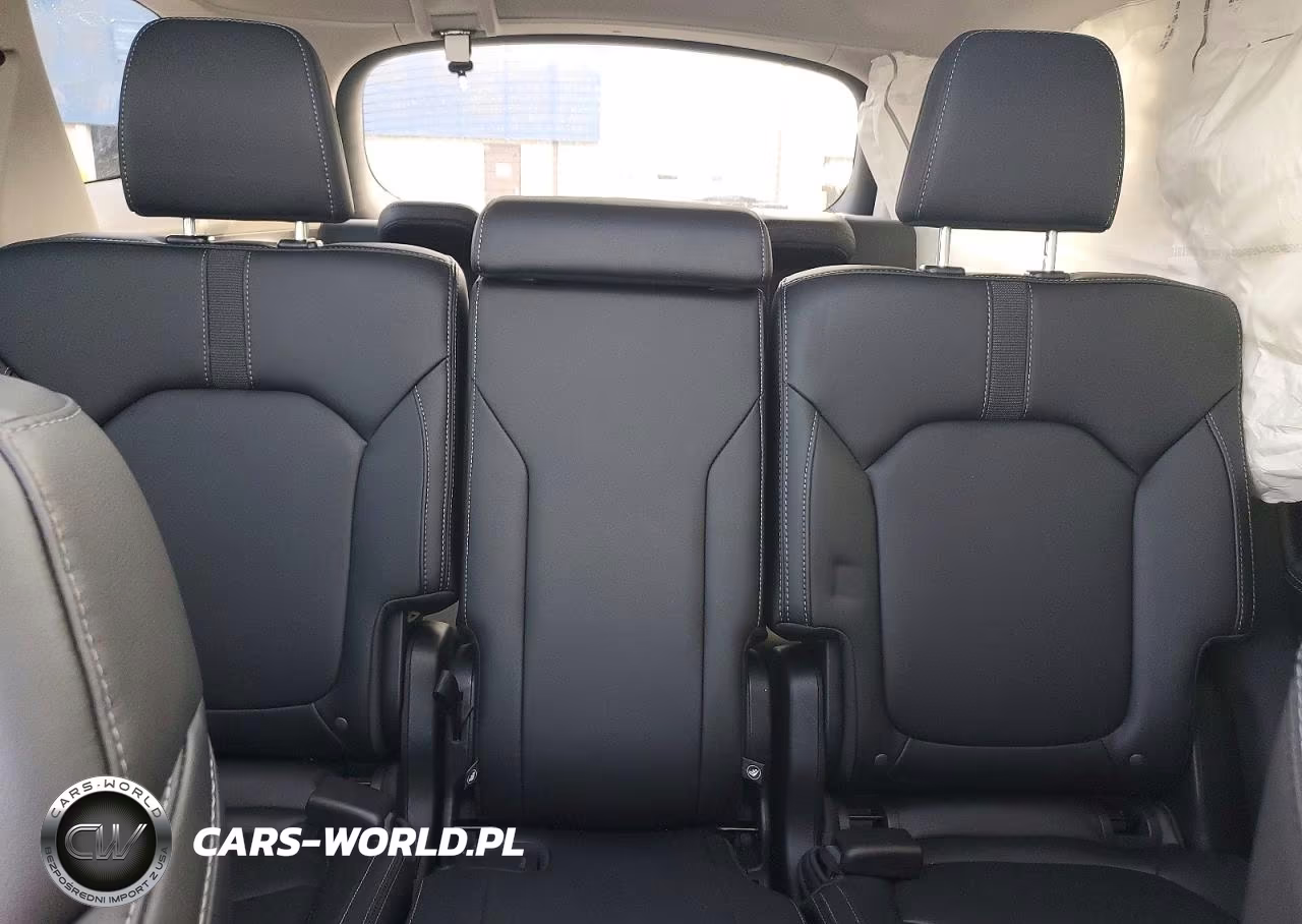 2024 Honda Pilot Touring VIN:5FNYG1H7XRB023872 - 10