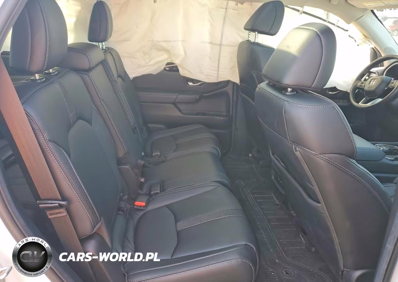 2024 Honda Pilot Touring VIN:5FNYG1H7XRB023872 - 11
