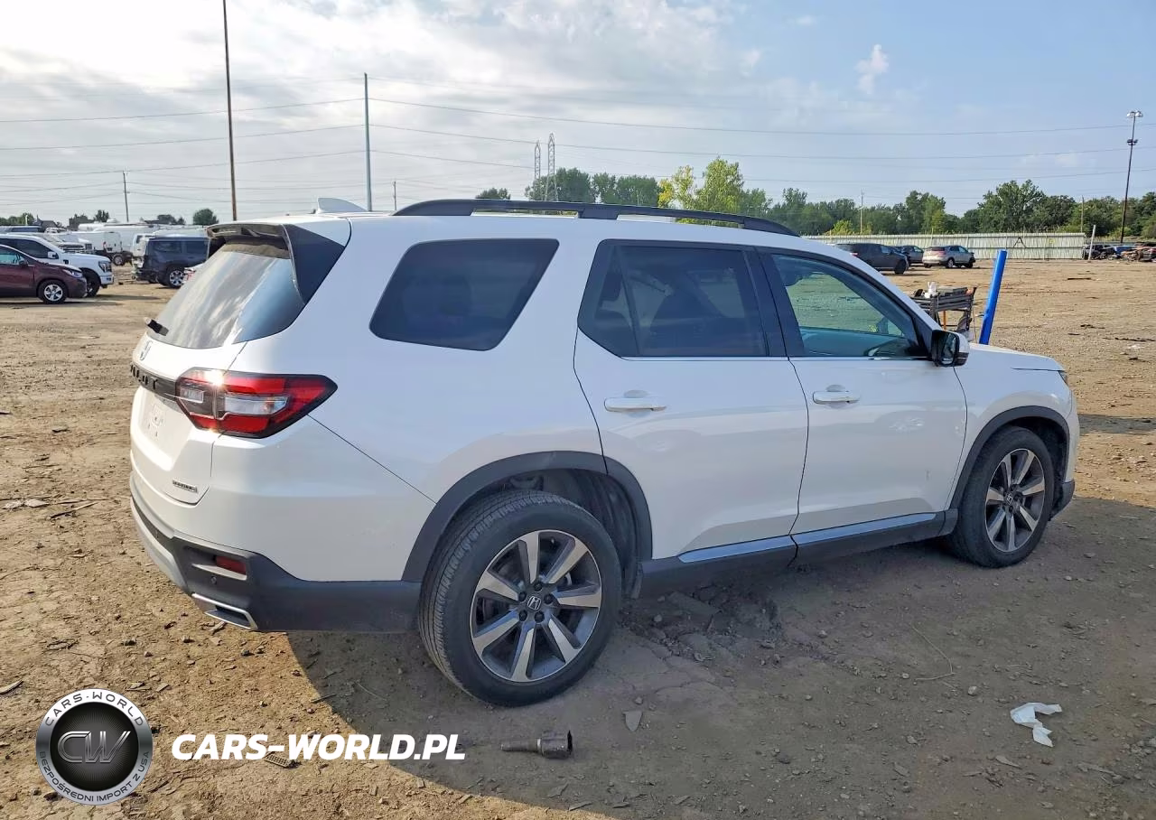 2024 Honda Pilot Touring VIN:5FNYG1H7XRB023872 - 3