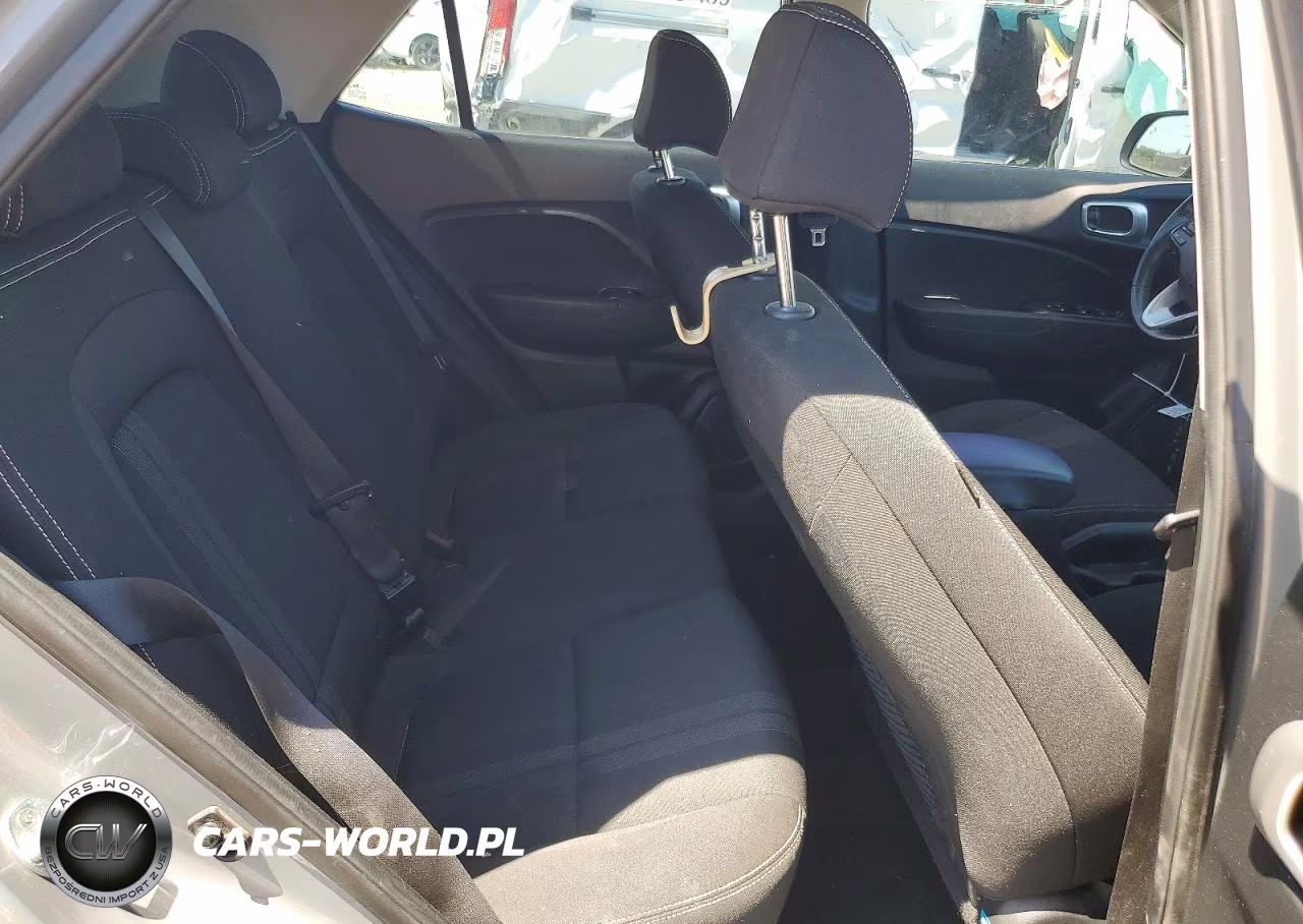 2020 Hyundai Venue Sel VIN:KMHRC8A39LU017989 - 10