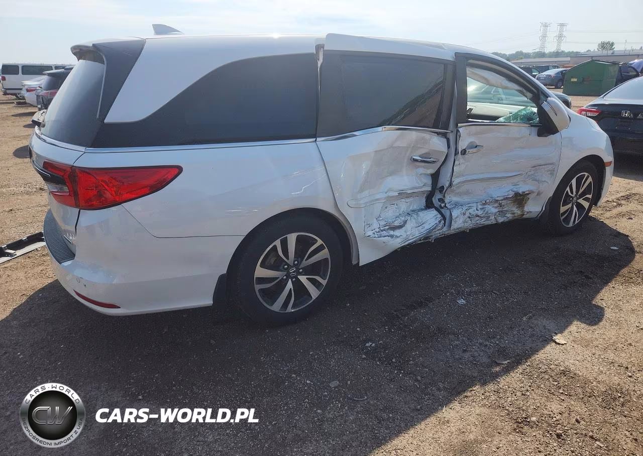 2021 Honda Odyssey Touring VIN:5FNRL6H81MB020566 - 3