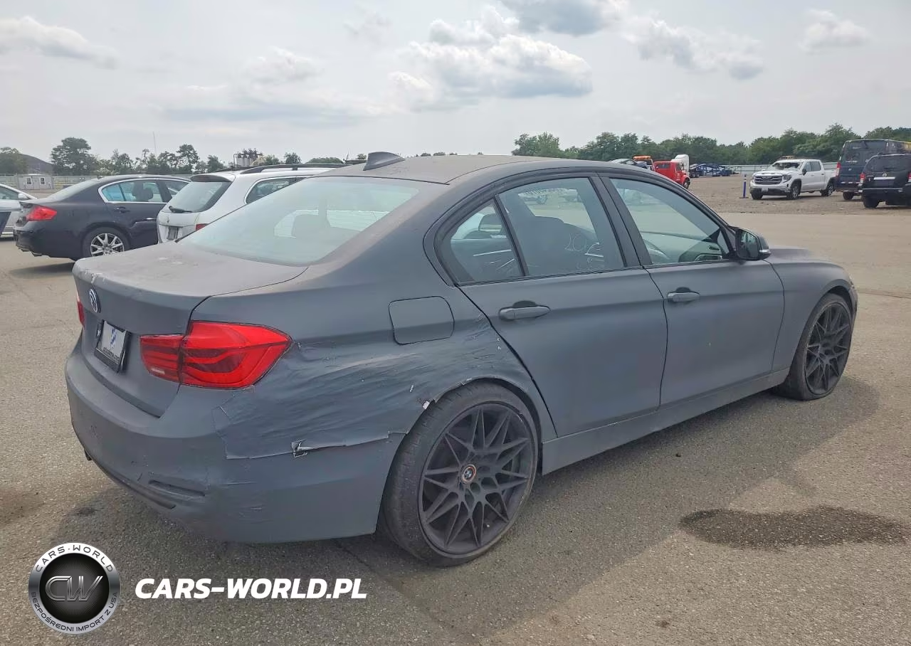 2018 BMW 330I xDrive VIN:WBA8D9C53JA607876 - 3