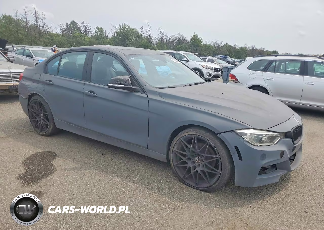 2018 BMW 330I xDrive VIN:WBA8D9C53JA607876 - 4